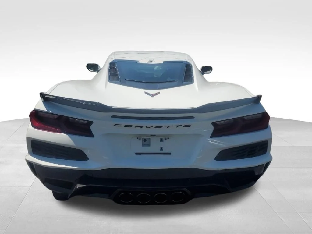 Used 2025 White Chevrolet Z06 image 4