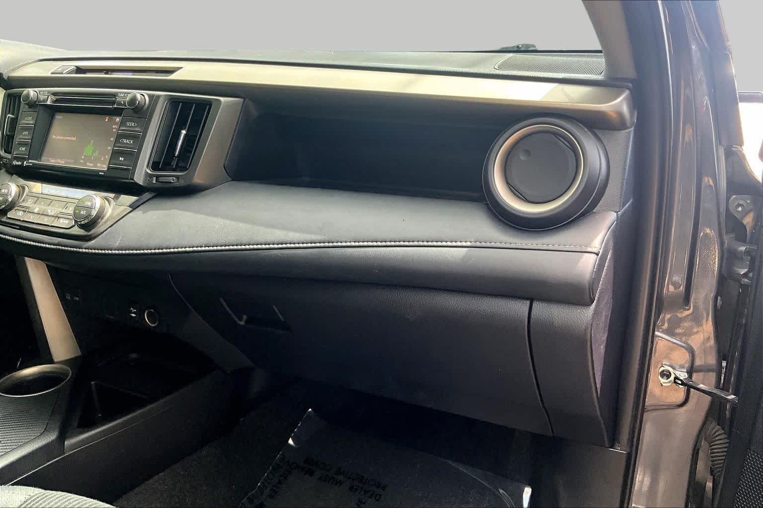Used 2015 Magnetic Gray Metallic Toyota XLE image 19