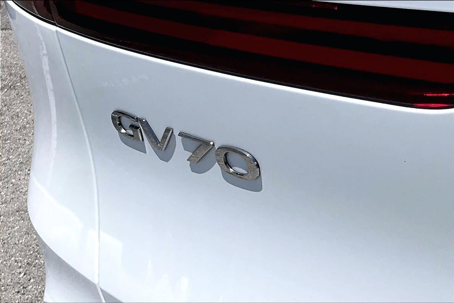 Used 2023 Uyuni White Genesis 2.5T image 10