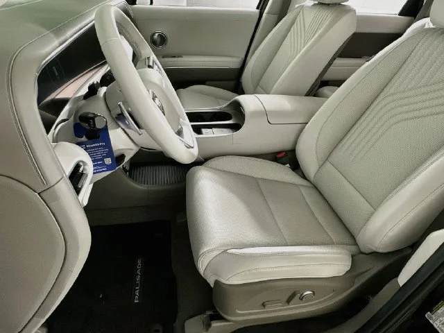 New 2027 Black Hyundai SEL image 9