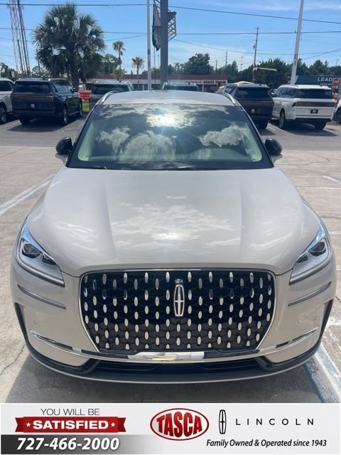 Used 2024 White Lincoln Reserve image 2