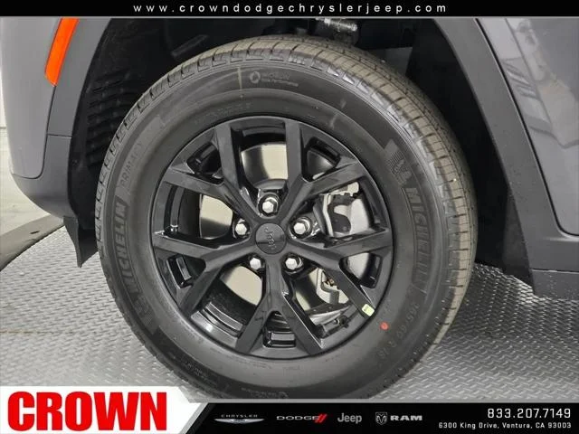 New 2026 Baltic Gray Metallic Clearcoat Jeep Laredo image 9
