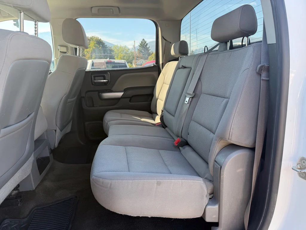 Used 2015 White Chevrolet LT image 18