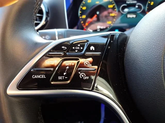 Used 2023 White Mercedes-Benz 4MATIC® image 29