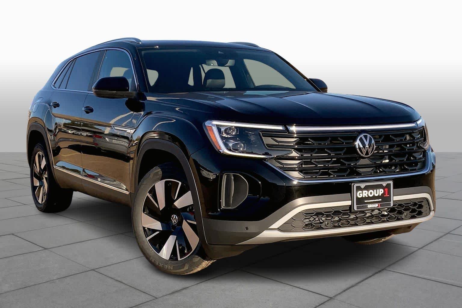 New 2026 Deep Black Pearl Volkswagen 2.0T SEL image 2