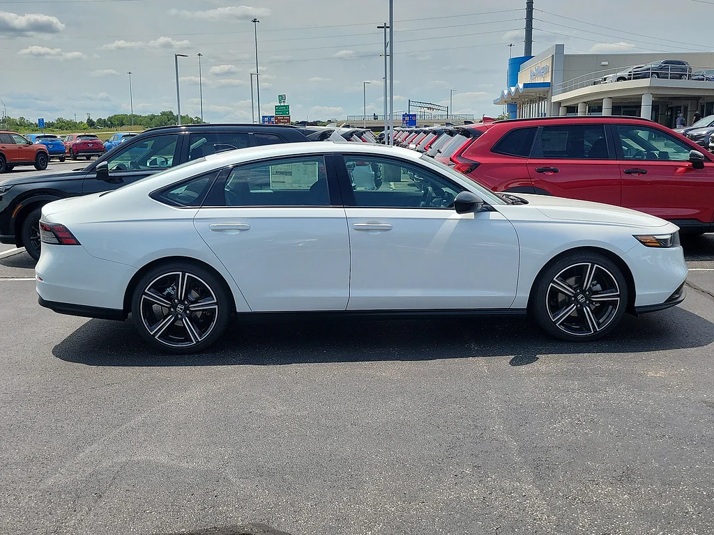 New 2026 Platinum White Pearl Honda SE image 19