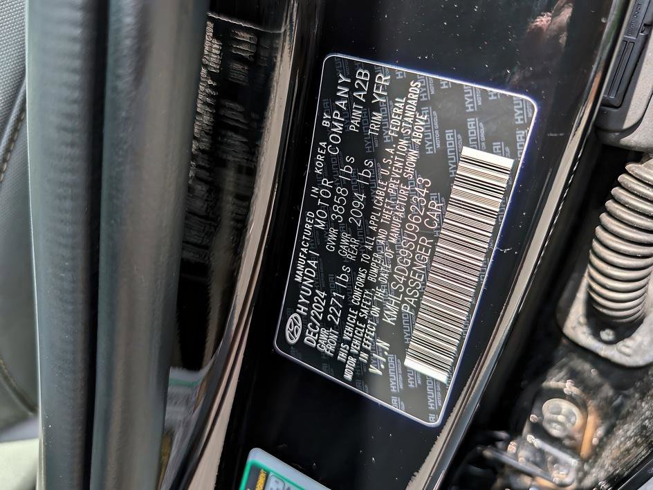 Used 2025 Abyss Black Hyundai SEL Convenience image 32