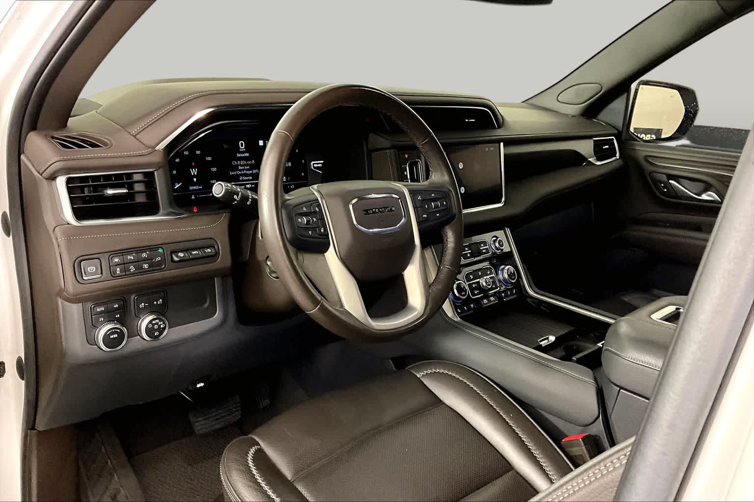 2022 GMC Yukon XL Denali - Photo 17