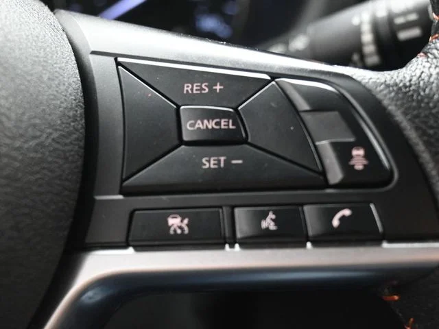 Used 2023 White Nissan SR image 27