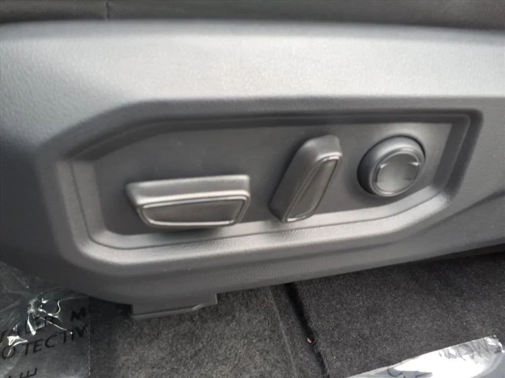 2026 Toyota Tundra SR5 - Photo 10