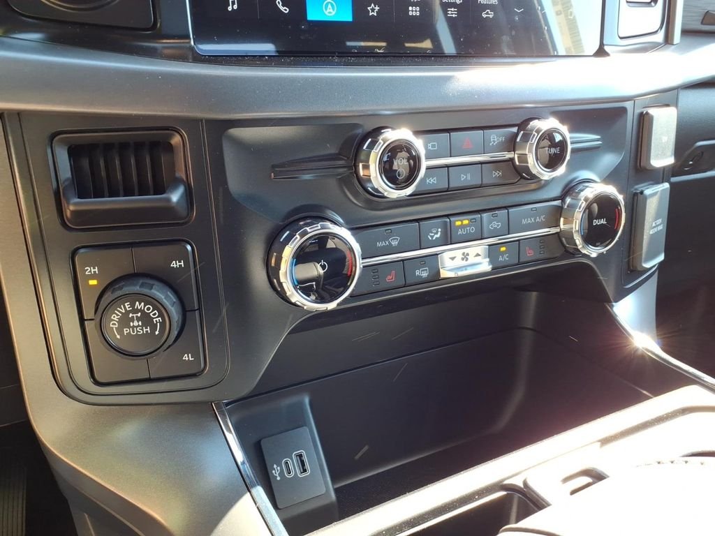 New 2026 Agate Black Metallic Ford XLT image 22