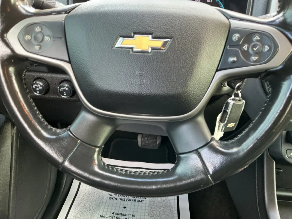 Used 2017 CYBER GRAY METALLIC Chevrolet 4WD Z71 image 24