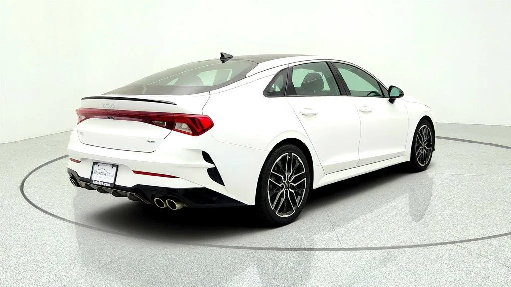 Used 2023 Glacial White Pearl Kia GT DCT FWD image 5