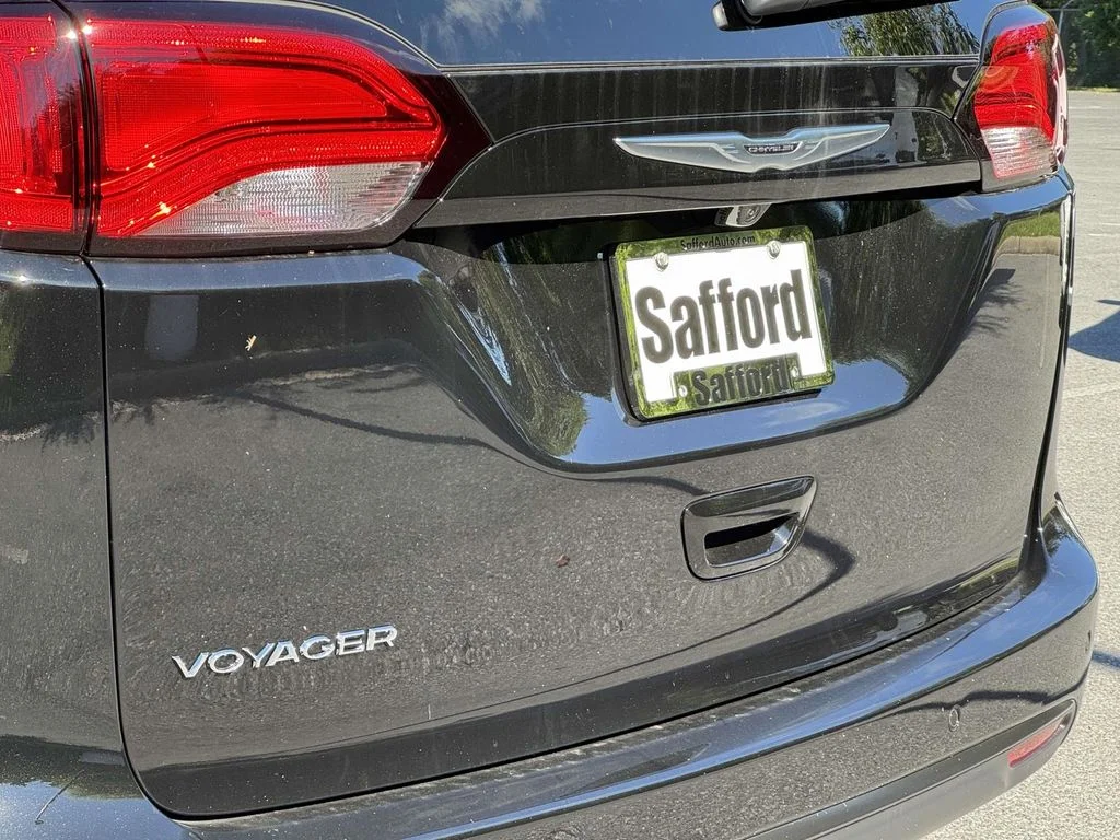 2026 Chrysler Voyager LX - Photo 11