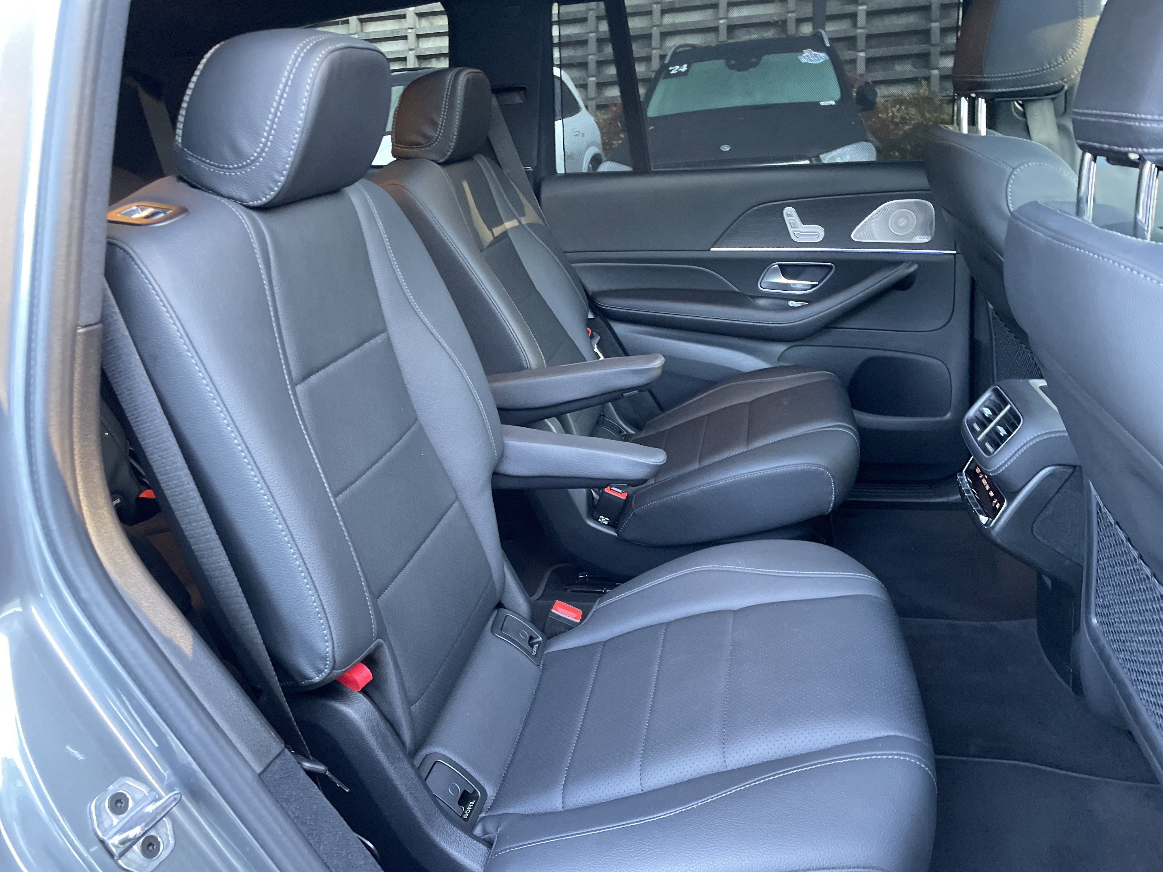 2025 Mercedes-Benz GLS Base - Photo 47