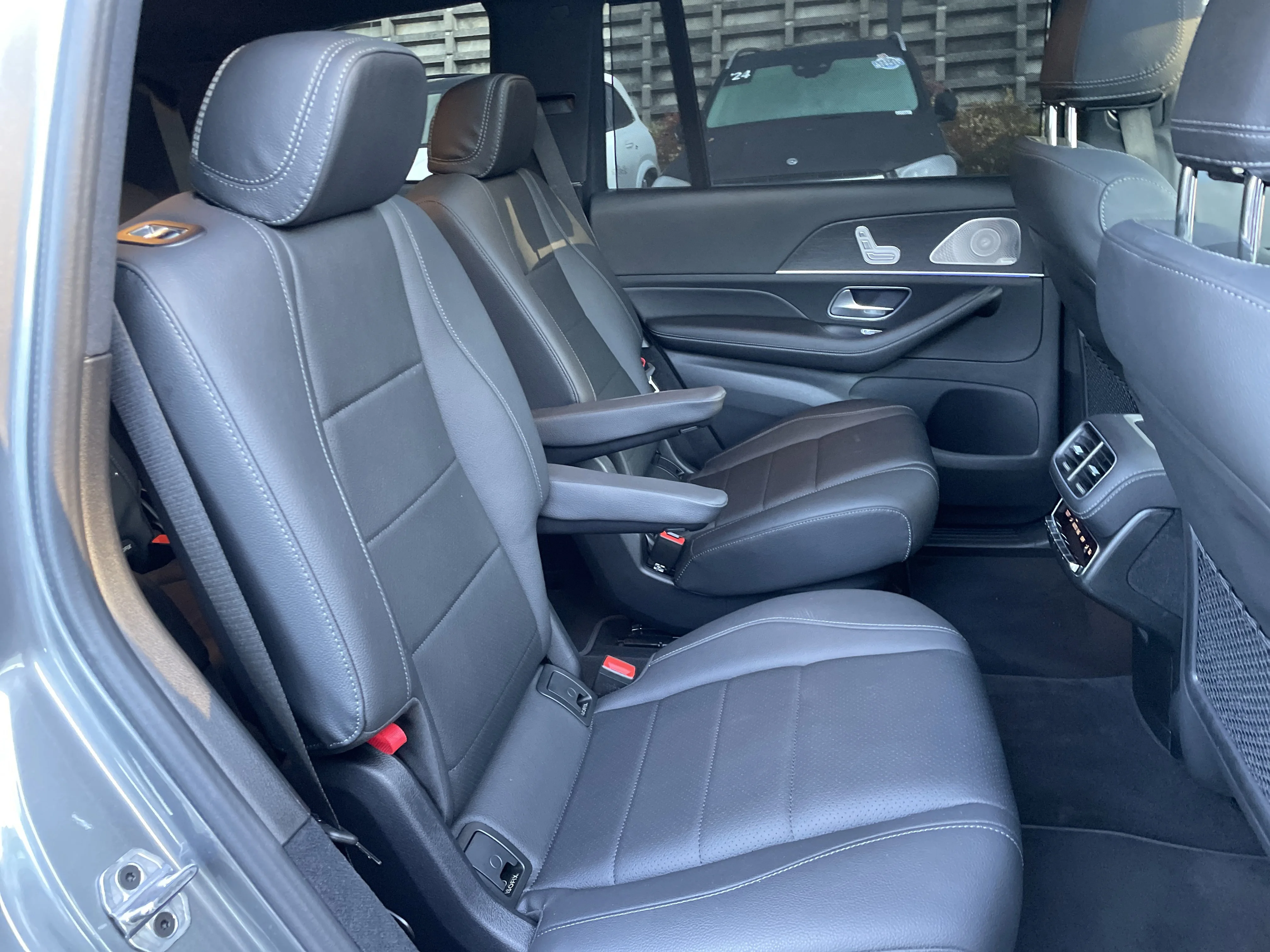 2025 Mercedes-Benz GLS Base - Photo 47
