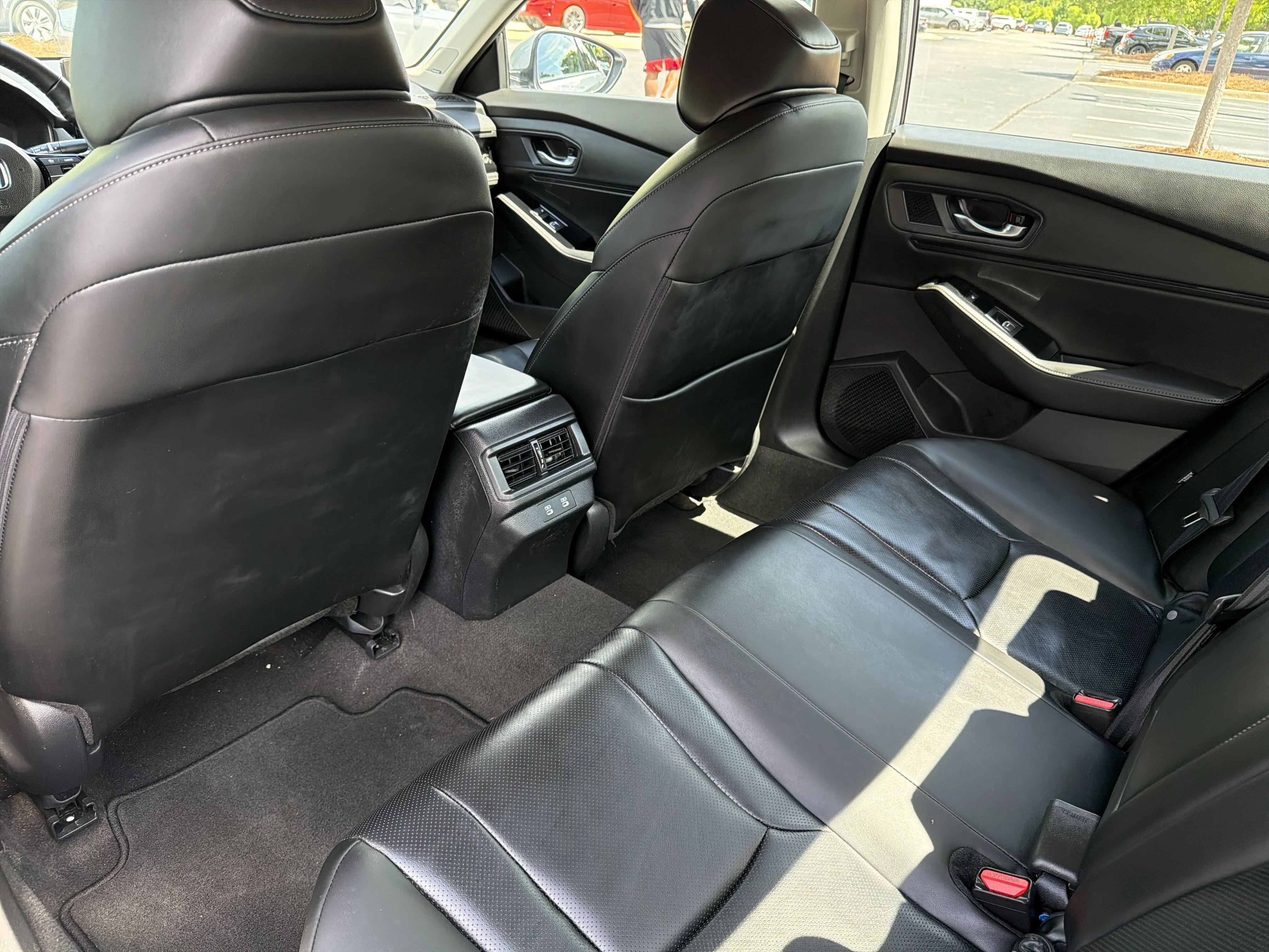 Certified Used 2025 Solar Silver Metallic Honda Touring image 17