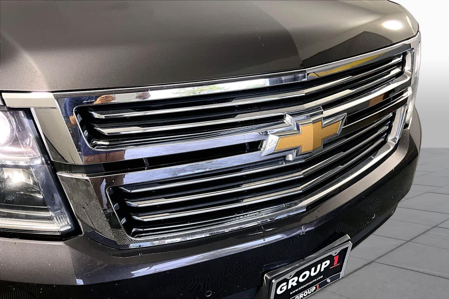 Used 2017 Tungsten Metallic Chevrolet Premier image 28