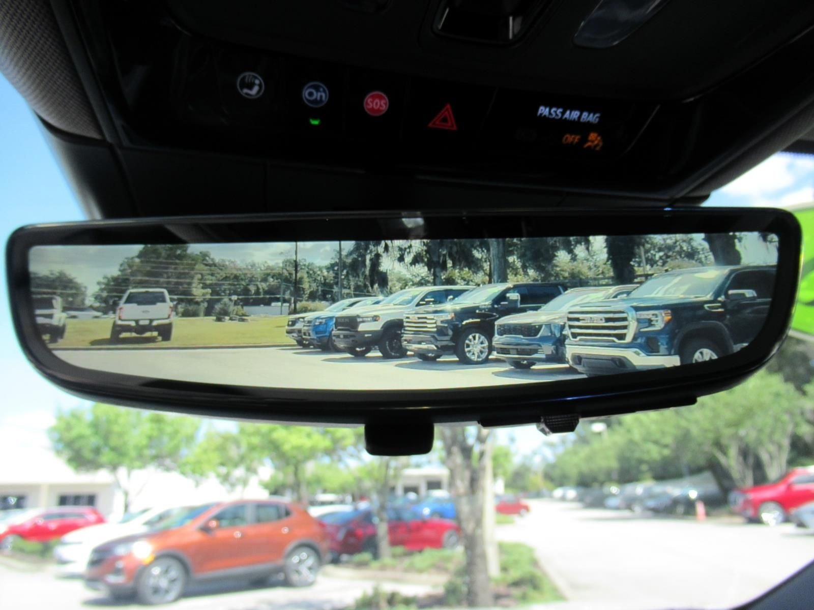 Used 2025 White Cadillac Luxury 2 image 30
