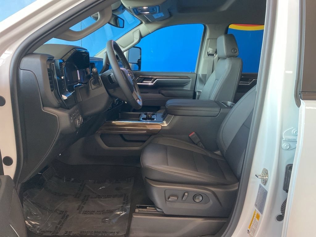 2026 Chevrolet Silverado 3500HD LT - Photo 11