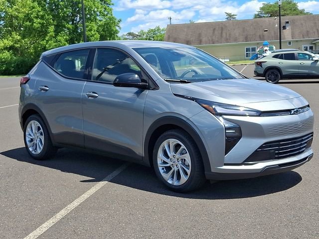 New 2027 Sterling Grey Metallic Chevrolet LT image 2