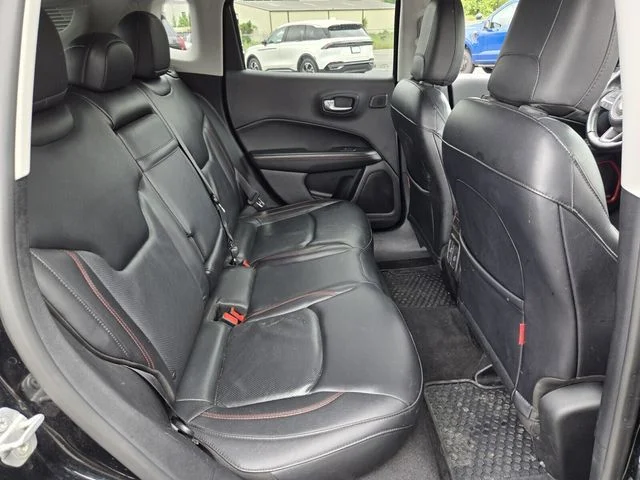 Used 2018 Black Jeep Trailhawk image 18