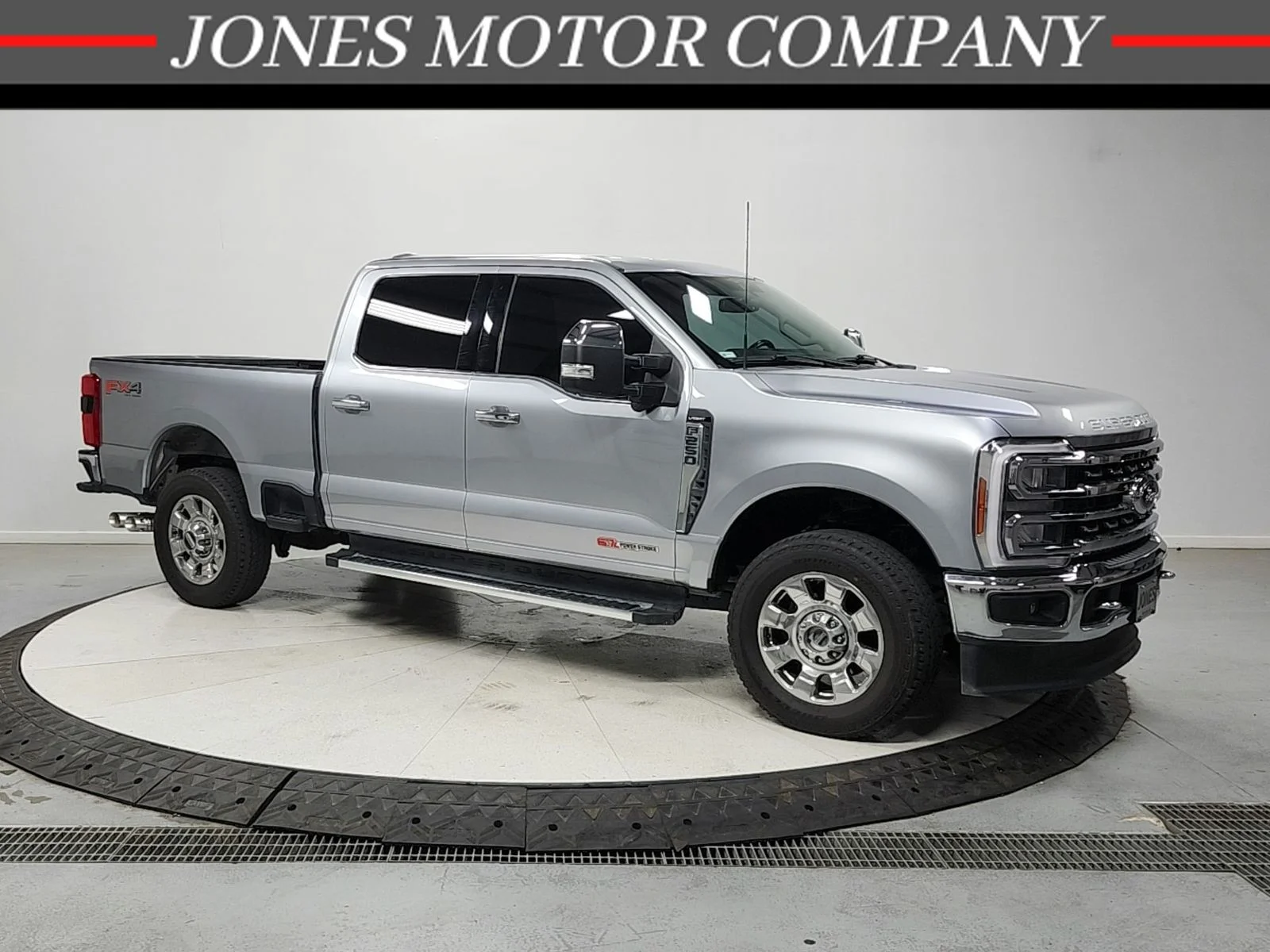 Used 2023 Silver Ford Lariat image 1