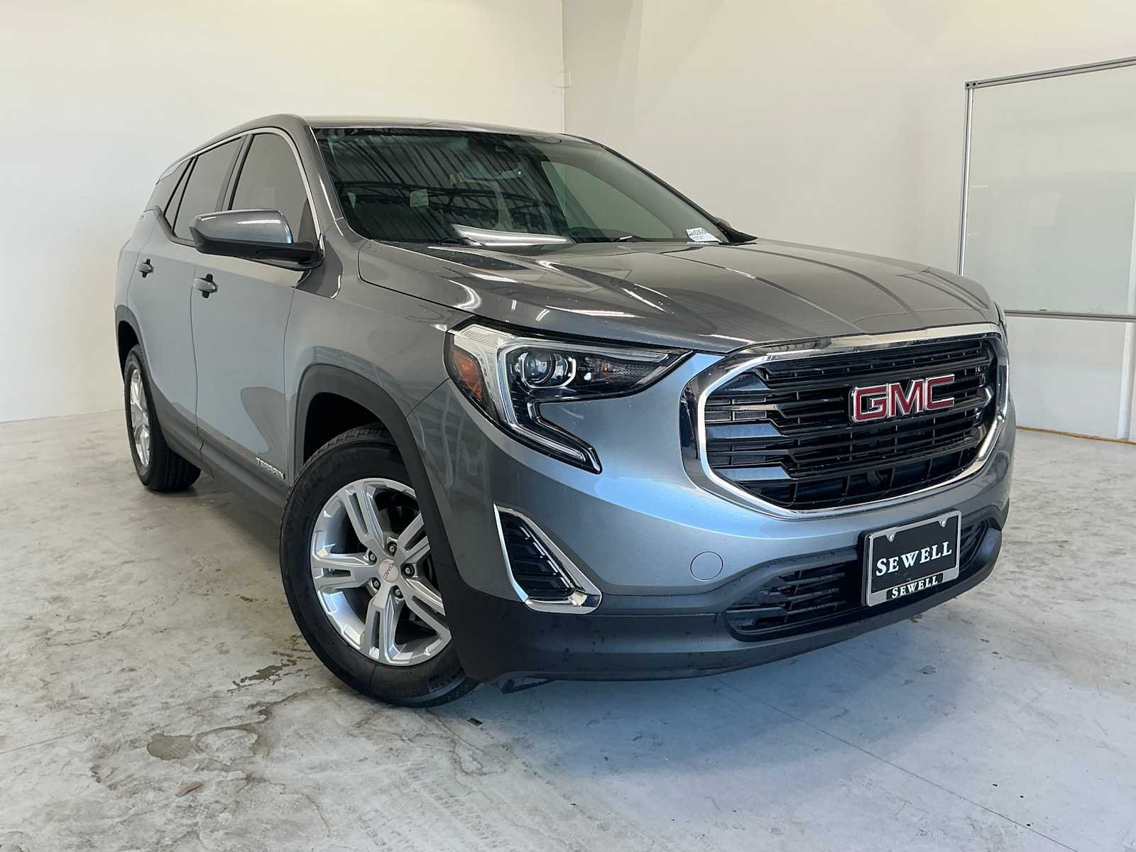 Used 2020 Satin Steel Metallic GMC SLE image 3
