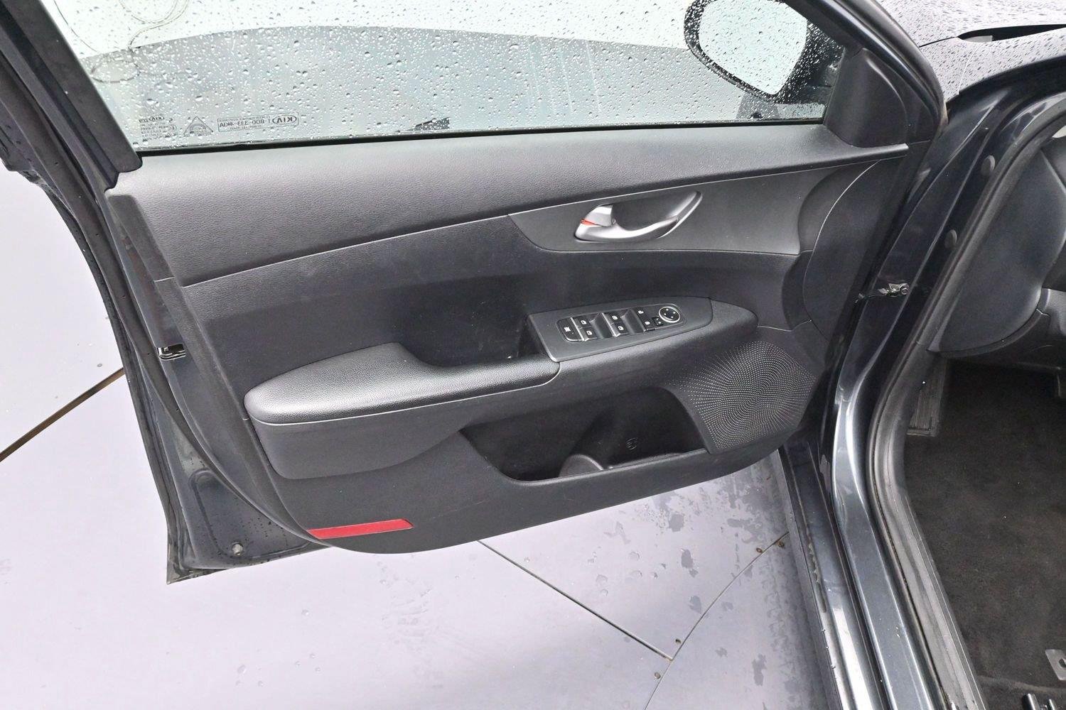 Used 2020 Gravity Gray Kia LXS image 9