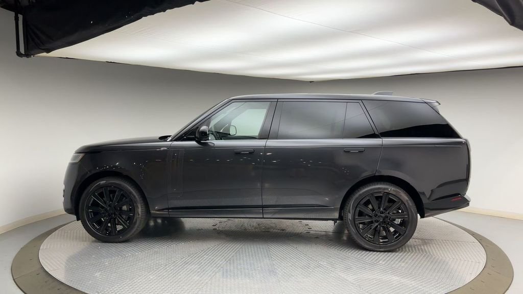 New 2026 Carpathian Gray Premium Metallic Land Rover SE image 5