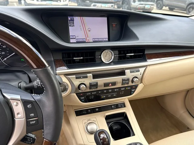 Used 2014 Starfire Pearl Lexus 350 image 17