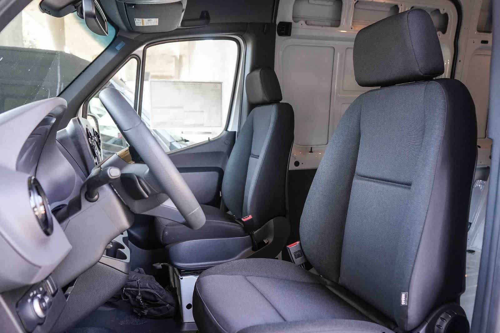New 2026 Arctic White Mercedes-Benz Cargo 144WB High Roof RWD 2.0L I4 Diesel Turbo SO image 20