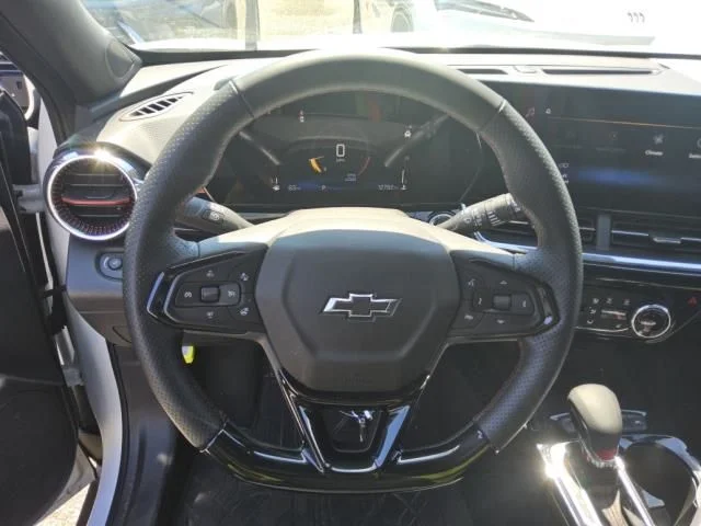 Used 2025 White Chevrolet 2RS image 4
