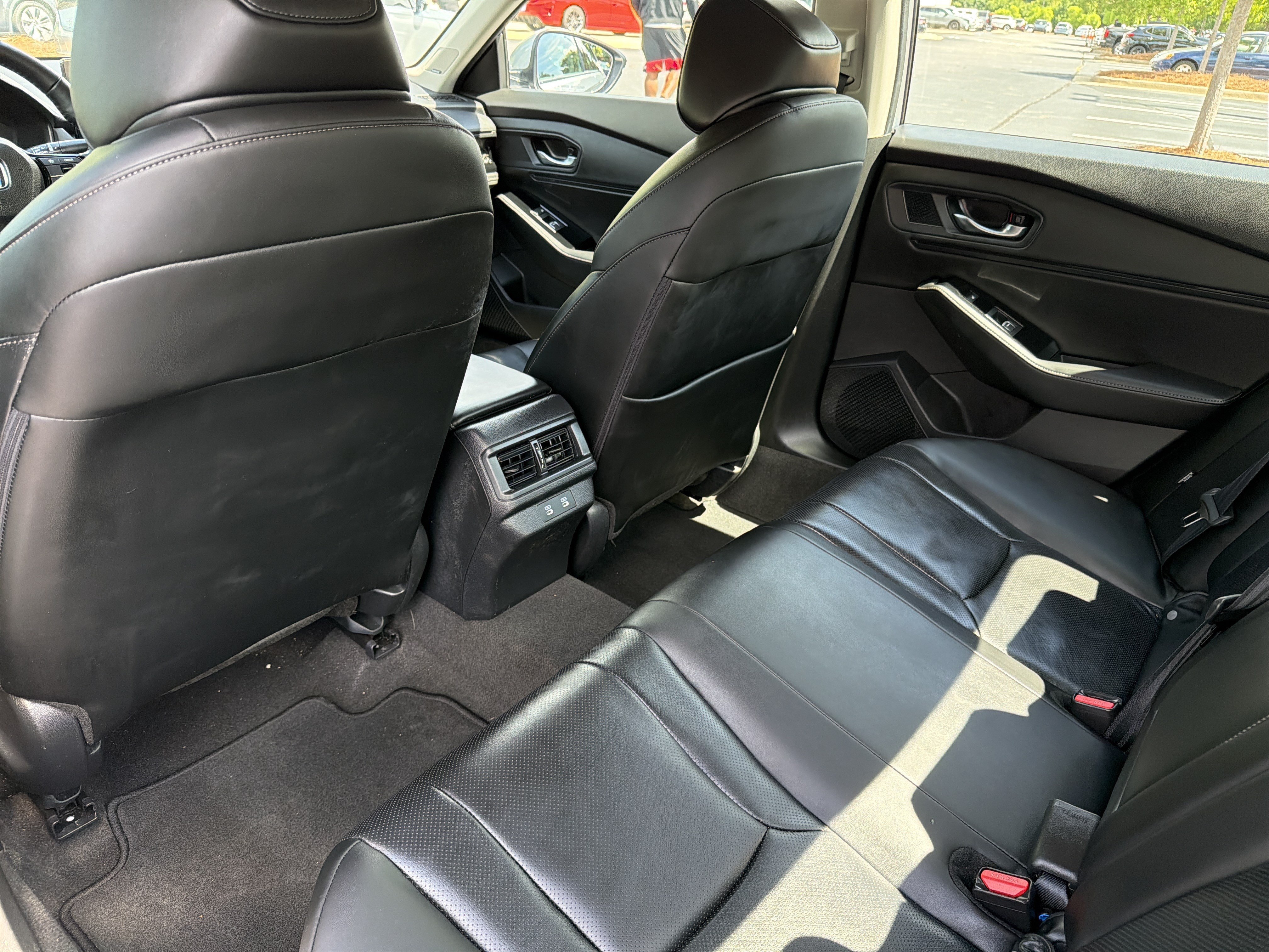 Certified Used 2025 Solar Silver Metallic Honda Touring image 17
