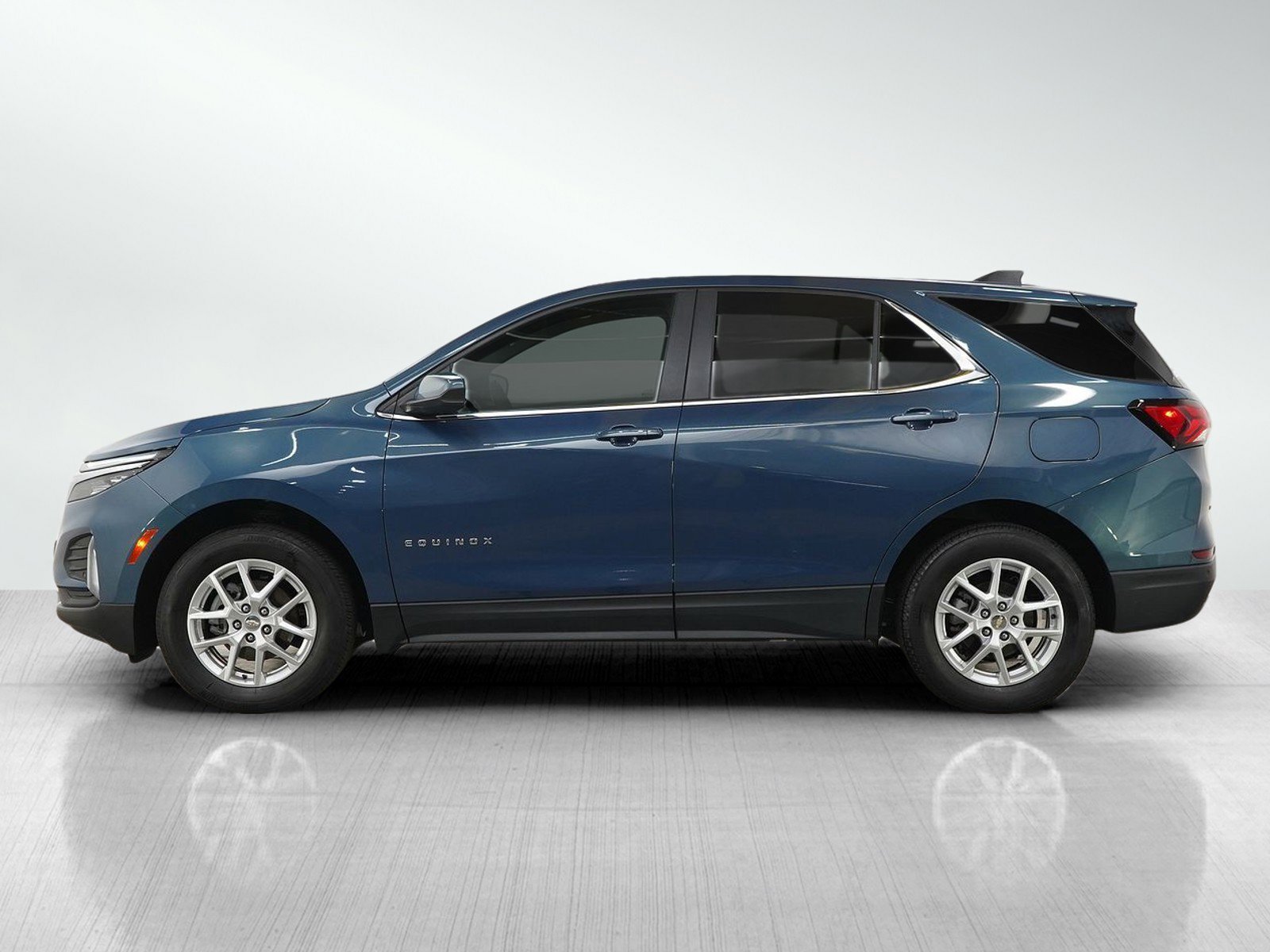 Used 2024 Chevrolet Equinox LT with VIN 3GNAXUEG8RL331560 for sale in White Bear Lake, Minnesota