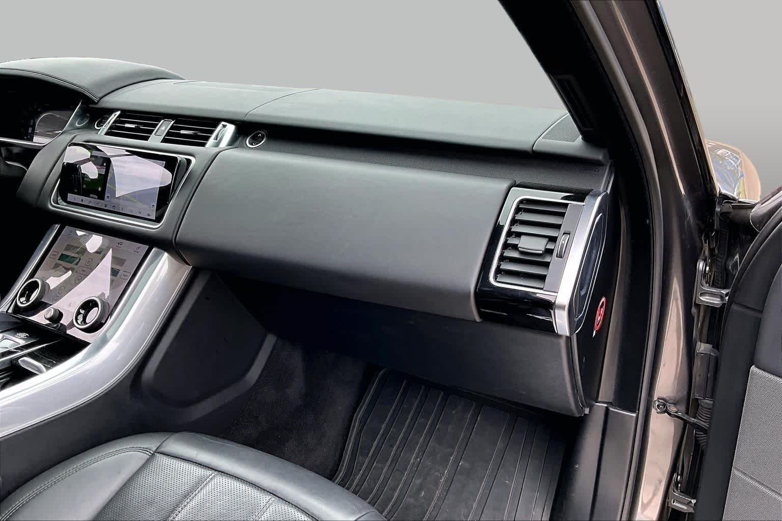 Used 2019 Corris Gray Metallic Land Rover Dynamic image 19