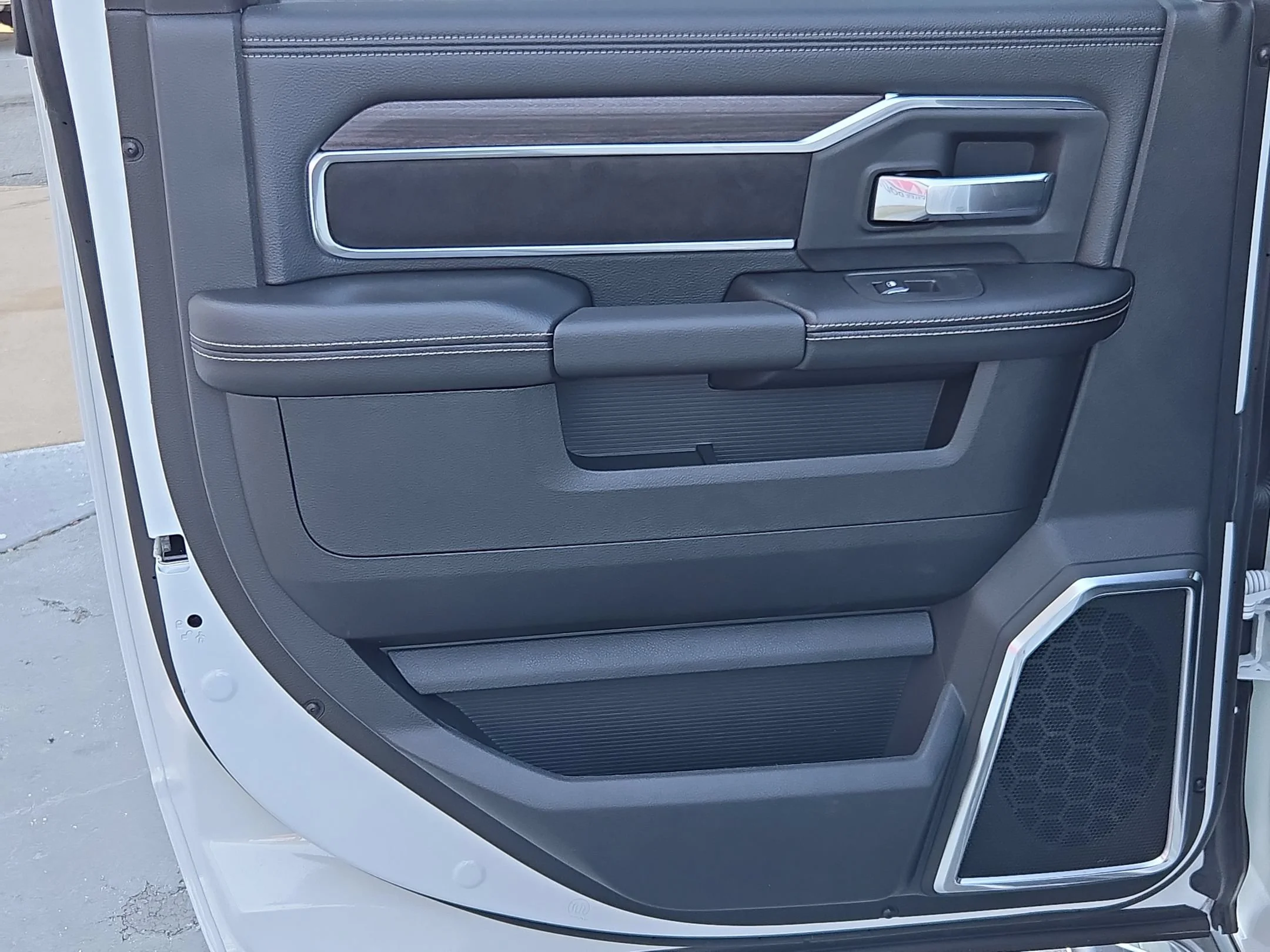 New 2026 Bright White Clearcoat Ram Laramie image 38