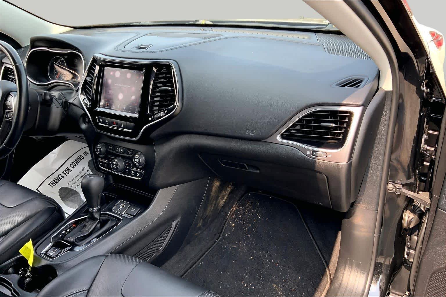 Used 2020 Diamond Black Crystal Pearlcoat Jeep Limited image 17