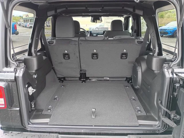 New 2026 Black Clear-Coat Exterior Paint Jeep 85th Anniversary Edition image 20