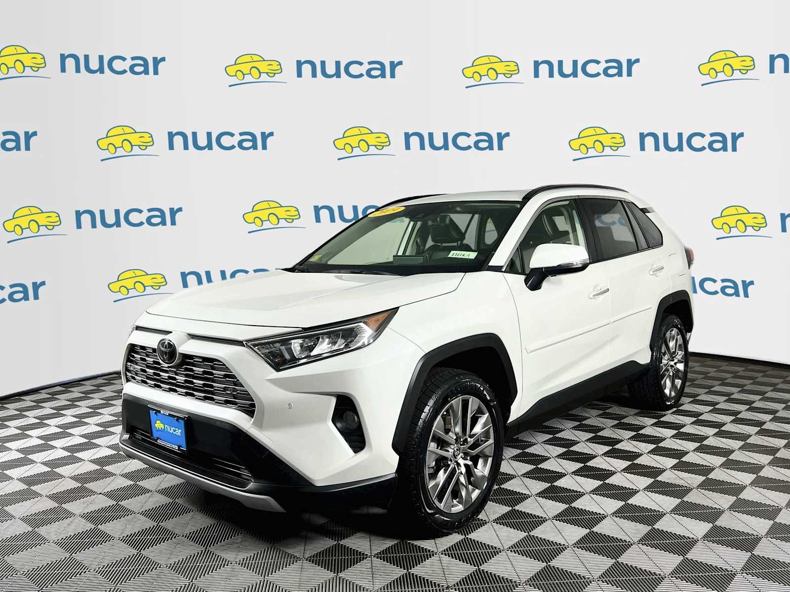 Used 2019 Blizzard Pearl Toyota Limited image 3