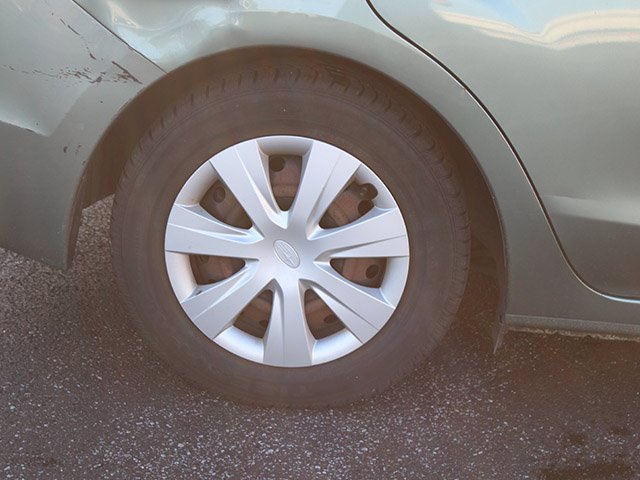 Used 2015 Green Metallic Subaru 2.0i image 8