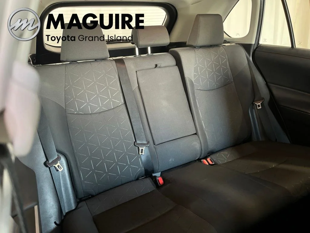 Used 2021  Toyota XLE image 34