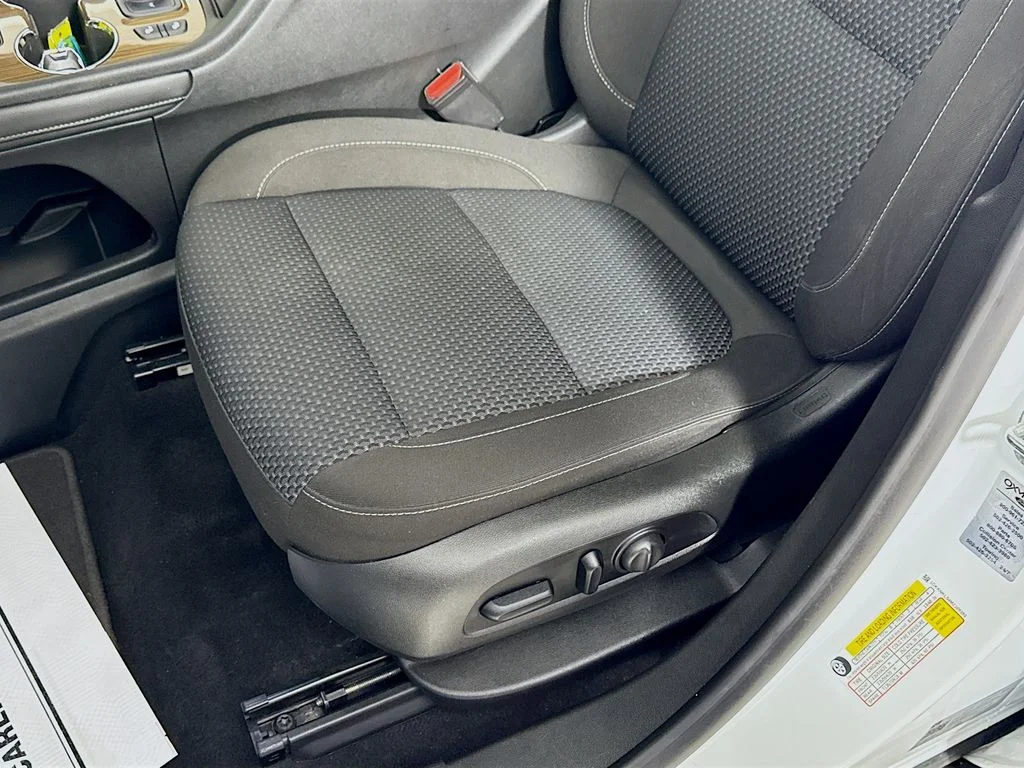Used 2021 Summit White GMC SLE image 21