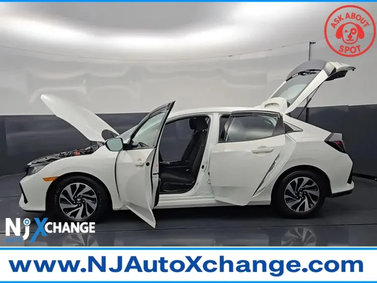 Used 2019  Honda LX Hatchback 4D image 32