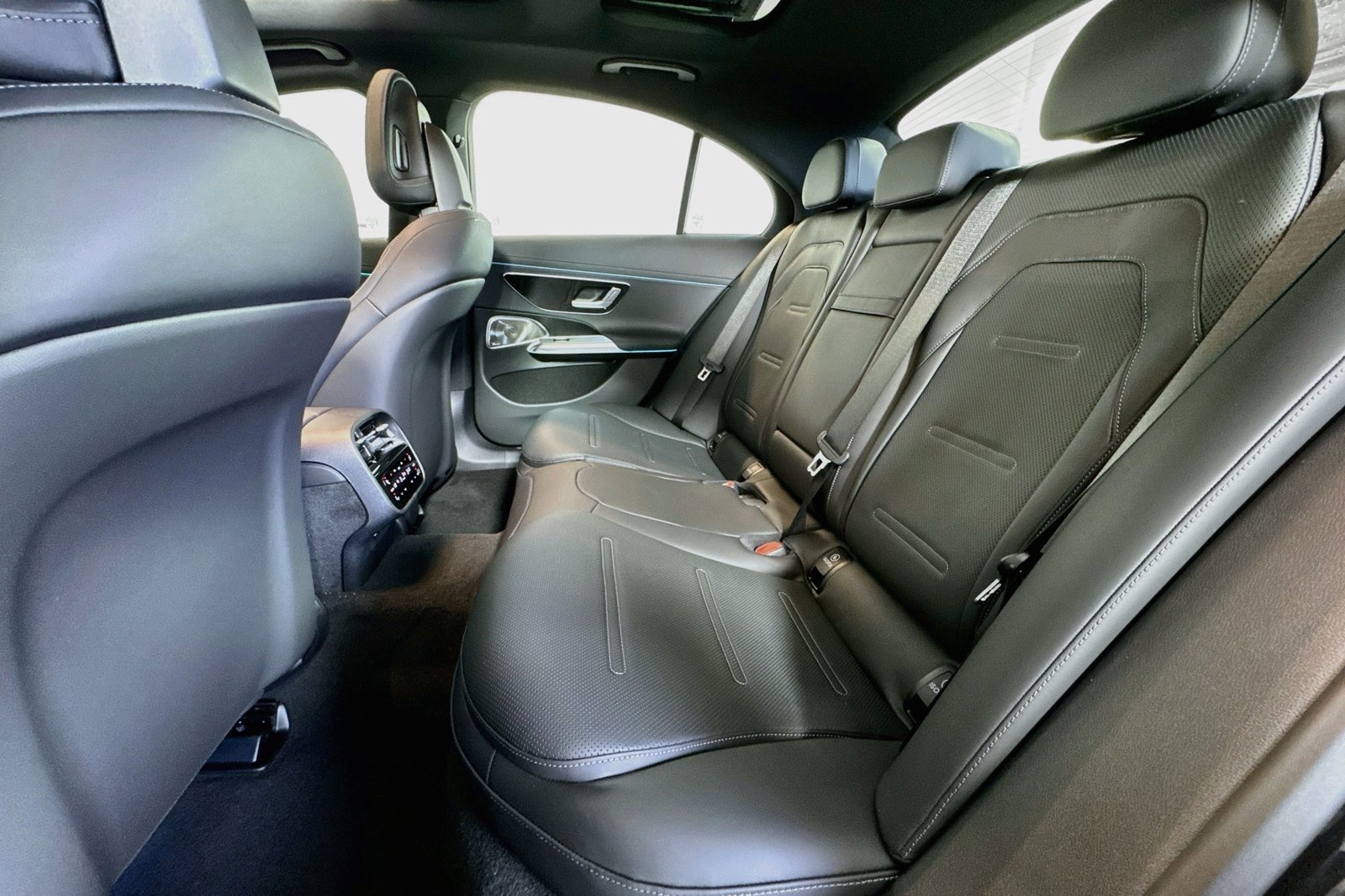 New 2027 Obsidian Black Metallic Mercedes-Benz AMG® E 53 Hybrid image 21