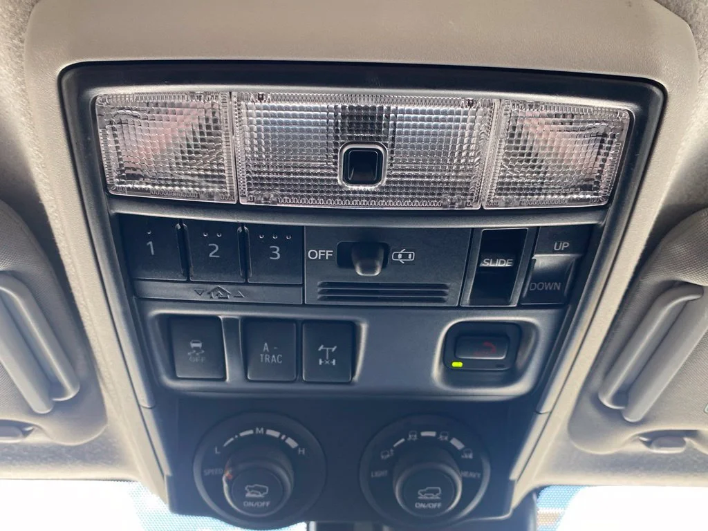 Used 2021 White Toyota Venture image 21