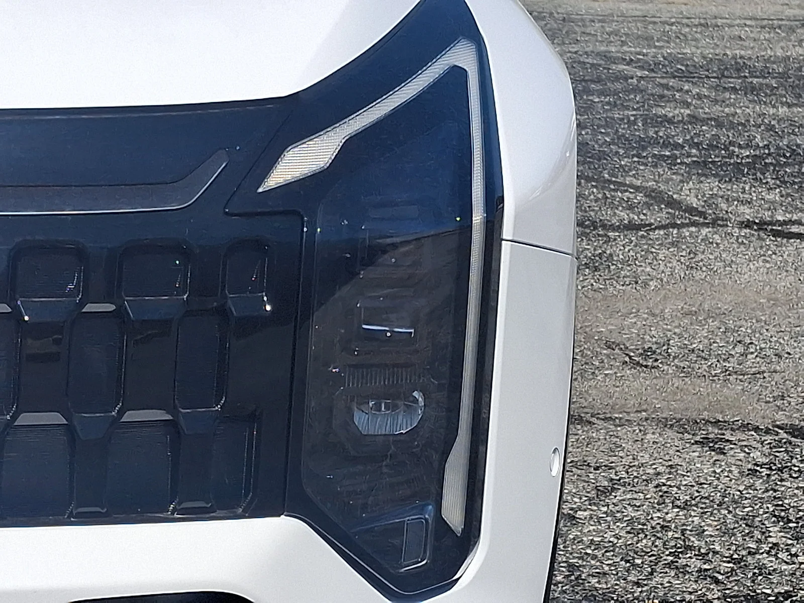 New 2027 White Kia X-Line image 9
