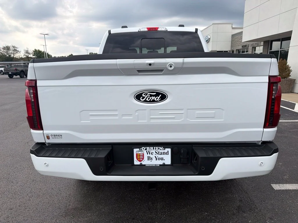 New 2026 Oxford White Ford XLT image 4