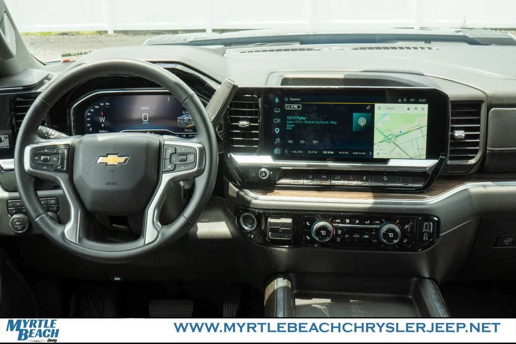Used 2025 Lakeshore Blue Chevrolet LT image 14
