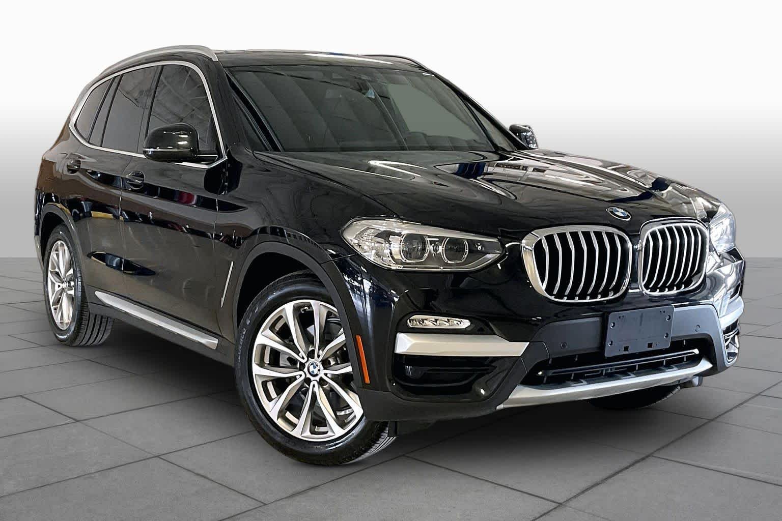 Used 2019 Black Sapphire Metallic BMW xDrive30i image 2